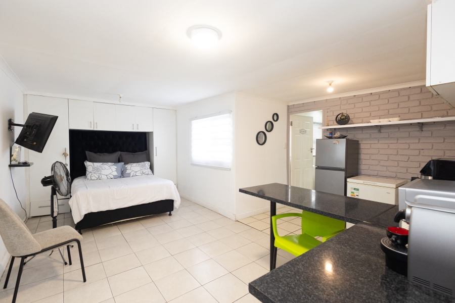 2 Bedroom Property for Sale in Ruyterwacht Western Cape